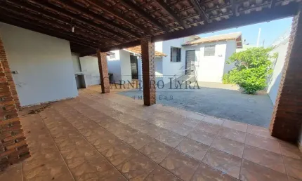 Casa com 3 quartos à venda por R$300.000 - Vila Maria Cristina