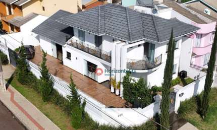 Sobrado com 1 Suíte e 2 dormitórios à venda, 300 m² por R$ 2.400.000 - Trianon - Guarapuava/PR