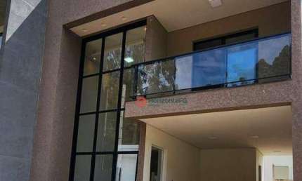 Sobrado com 3 dormitórios à venda, 164 m² por R$ 750.000,00 - Boqueirão - Guarapuava/PR