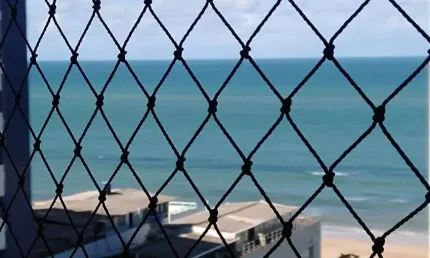 VENDA - MORE À 50 METROS DA PRAIA, 3 QTS 2 SUÍTES - 2 VGS E LAZER