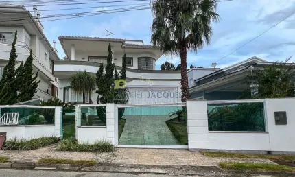 Casa mobiliada com 3 dormitórios disponível para venda , 239 m² por R$ 1.600.000,00 - Pedra Branca