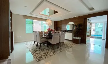 Casa 100% mobiliada com 3 suítes  à venda, 420 m² por R$ 2.900.000 - Pedra Branca - Palhoça/SC