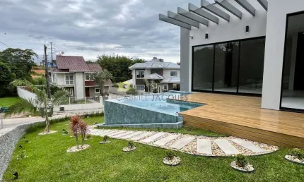 Casa de altissimo padrão a venda no bairro pedra branca- palhoça, sc