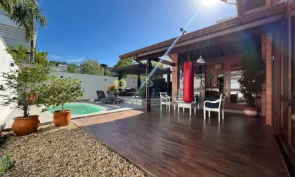 Casa com 3 dormitórios à venda, 250 m² por r$ 2.190.000,00 - pedra branca - palhoça/sc