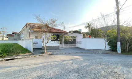 Sobrado em condomínio fechado à venda, Pedra Branca, Palhoça, SC
