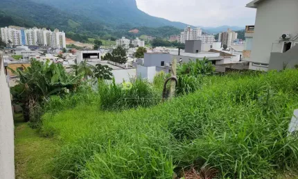 Terreno à venda na Rua dos Pardais, 40, Pedra Branca, Palhoça