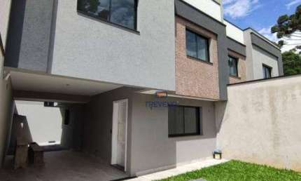 Sobrado Triplex 147m² 3 quartos sendo um deles com suite, 2 garagens coberta, quintal e demais compartimentos