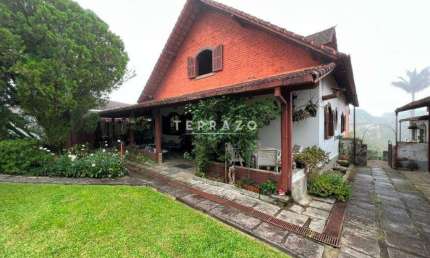Casa à venda, 3 quartos, 1 suíte, 5 vagas, Alto - Teresópolis/RJ