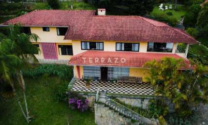 Casa, 4 quartos, 322m², R$ 1.400,000,00 - Agriões, Código 2469