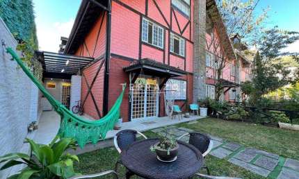 Casa à venda, 4 quartos, 3 suítes, 2 vagas, Alto - Teresópolis/RJ