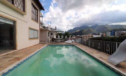Casa à venda, 3 quartos, 1 suíte, 3 vagas, Várzea - Teresópolis/RJ