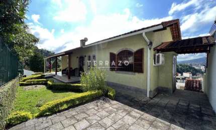 EXCELENTE CASA COM 4 QUARTOS NO PANORAMA POR R$ 990.000 - TERESÓPOLIS/RJ - cod 3426