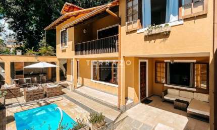 Casa à venda, 7 quartos, 3 suítes, 2 vagas, Comary - Teresópolis/RJ