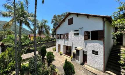 Casa à venda, 4 quartos, 5 vagas, Bom Retiro - Teresópolis/RJ
