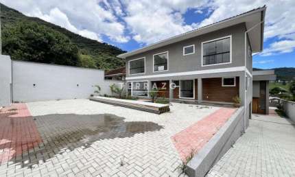 Casa em Condomínio à venda, 3 quartos, 2 suítes, 2 vagas, Alto - Teresópolis/RJ
