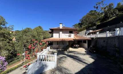 Casa em Condomínio à venda, 4 quartos, 2 suítes, 6 vagas, Albuquerque - Teresópolis/RJ
