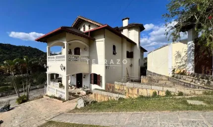 Casa à venda, 4 quartos, 4 suítes, 10 vagas, Golfe - Teresópolis/RJ