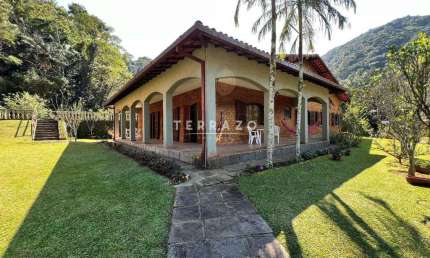 Casa em Condomínio à venda, 4 quartos, 2 suítes, 2 vagas, Comary - Teresópolis/RJ
