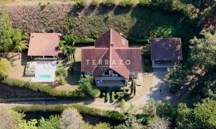 Casa à venda, 3 quartos, 3 suítes, 3 vagas, Iucas - Teresópolis/RJ