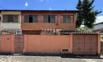 Casa em Condomínio à venda, 5 quartos, 1 vaga, Alto - Teresópolis/RJ