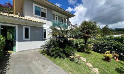 Casa em Condomínio à venda, 3 quartos, 2 suítes, 2 vagas, Tijuca - Teresópolis/RJ