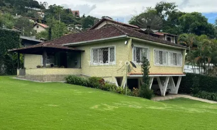 Casa à venda, 3 quartos, 3 vagas, Golfe - Teresópolis/RJ
