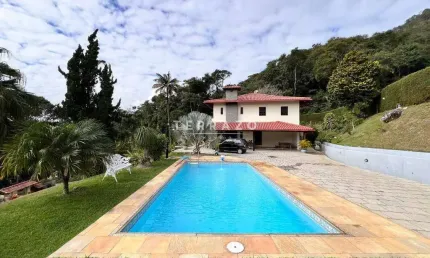 Casa para aluguel, 4 quartos, 2 suítes, 8 vagas, Iucas - Teresópolis/RJ