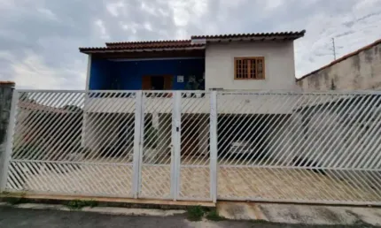 Sobrado Espetacular à Venda: Um Lar Impecável Espera por Você