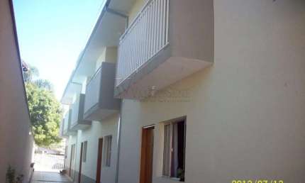 Charmosa Casa à Venda - Condomínio Villagio Maria da Luz