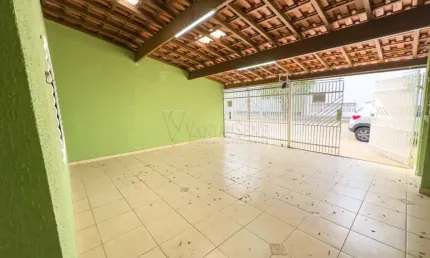 Venda de Casa - Sobrado no bairro Bosque dos Eucaliptos