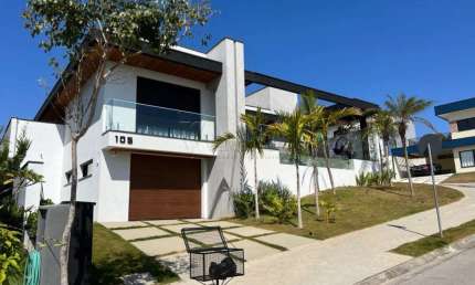 Venda de Casa de Luxo no Condomínio Monte Carlo - Elegância e Sofisticação