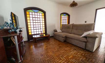Casa Térrea à Venda no Bosque dos Eucaliptos - Com Edícula