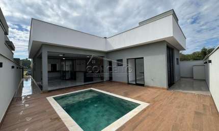 Casa térrea à venda no condomínio Residencial Moinho Vermelho com 234,74 m² | 3 suítes e 6 vagas de garagem, sendo 3 cobertas.