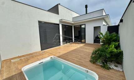 Casa térrea à venda no Condomínio Quinta do Engenho em Rio Das Pedras com 150 m² | 3 suítes e 2 vagas cobertas.