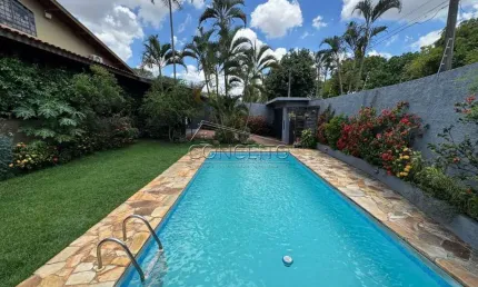 Casa térrea à venda no bairro Nova Piracicaba com 300 m² de área construída | 3 dormitórios, sendo 1 suíte e 4 vagas de garagem