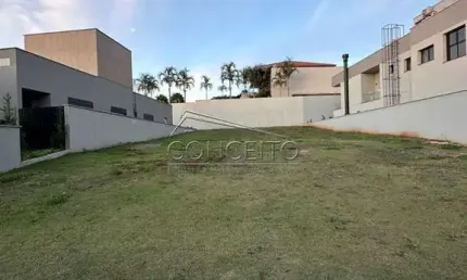 Terreno à venda no Condomínio Alphaville Piracicaba com 489m² de área total.