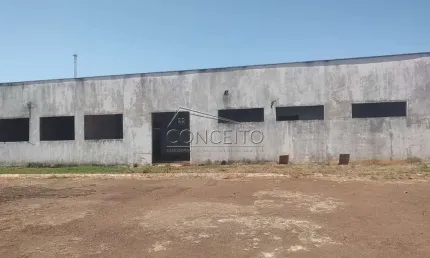 Barracão à venda no bairro Tanquinho com 447m² de área construída.