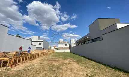 Terreno à venda no Condomínio Lazuli Club com 200m² de área total.