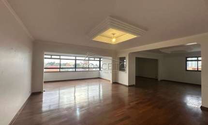 Apartamento à venda no Edifício Monte Líbano com 218m² | 3 dormitórios sendo 1 suíte e 2 vagas de garagem.