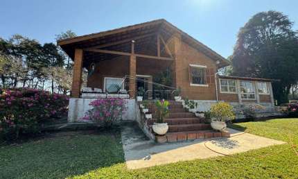 Chácara à venda no Alto da Serra de São Pedro com 11000m² de terreno | 3 dormitórios e 1 casa de caseiro.