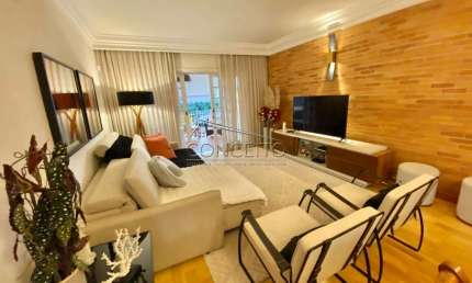 Casa térrea à venda no bairro Chácara Nazaré com 260m² | 3 dormitórios sendo 1 suíte e 2 vagas de garagem.