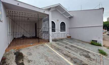 Casa comercial à venda no bairro Piracicamirim com 109 m² | 2 dormitórios, sendo 1 suíte e 4 vagas de garagem, sendo 1 coberta e fechada.