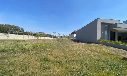 Terreno à venda no Condomínio Soleil Piracicaba com 347m² de área total.
