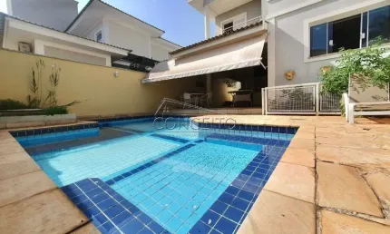 Sobrado à venda no Condomínio Terras de Piracicaba com 346 m² | 4 suítes com armários, sendo 2 suítes master com closet e 4 vagas de garagem.