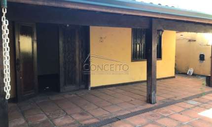 Sobrado no bairro Castelinho com 312,40 m² de área construída | 5 dormitórios, sendo 1 suíte e 3 vagas de garagem.