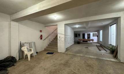 Galpão à venda no Jardim Alvorada com 360 m² | amplo salão, 2 dormitórios, 4 banheiros e 1 cozinha.