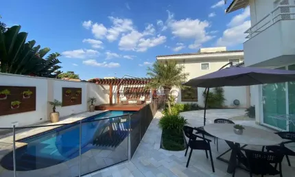 Sobrado de alto padrão à venda no Condomínio Terras de Piracicaba com 335 m² | 4 suítes com armários e 6 vagas de garagem.