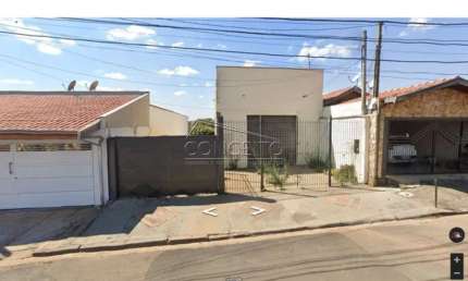 Barracão à venda no bairro Vila Industrial com 100 m² de área construída.