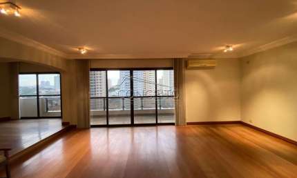Apartamento à venda no Edifício San Marco com 276 m² | 3 suítes com varanda, sendo 1 suíte master e 3 vagas de garagem.