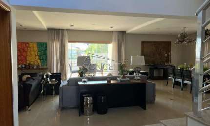 Sobrado à venda no Condomínio Residencial Monte Alegre com 500 m² | 4 suítes, sendo 1 com closet e hidro e 3 vagas de garagem